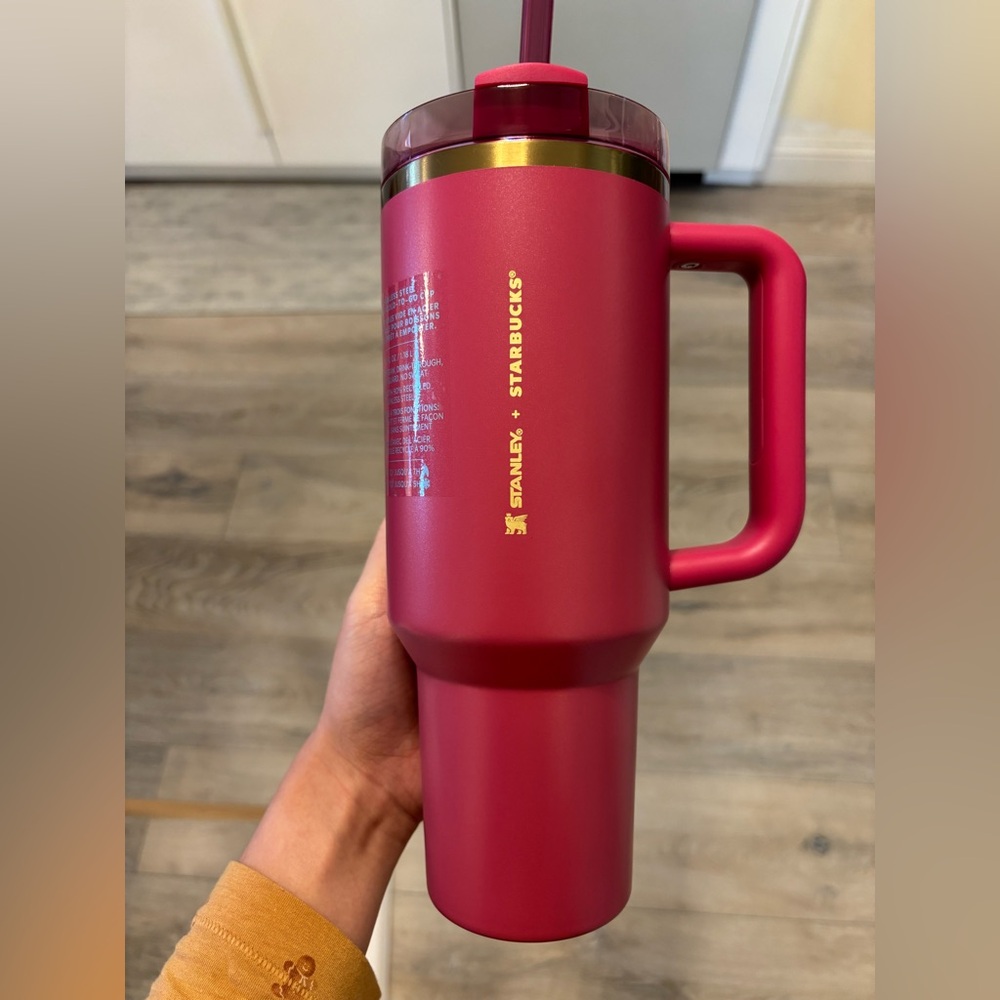 Stanley X Starbucks 2024 Winter Berry Glitter Holiday Cup - Picture 2 of 7